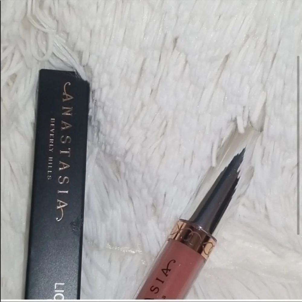 Anastasia Beverly Hills Liquid Lipstick - Picture 4 of 5